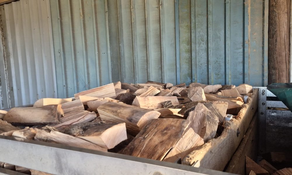 1 cubic metre of kiln dried logs ready for unloading.